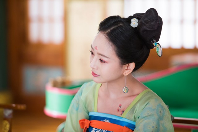 高级质感的女生头像(共24张)