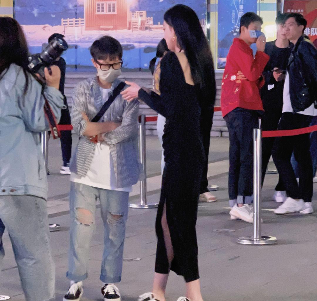 2023微信女生的头像图片(共24张)