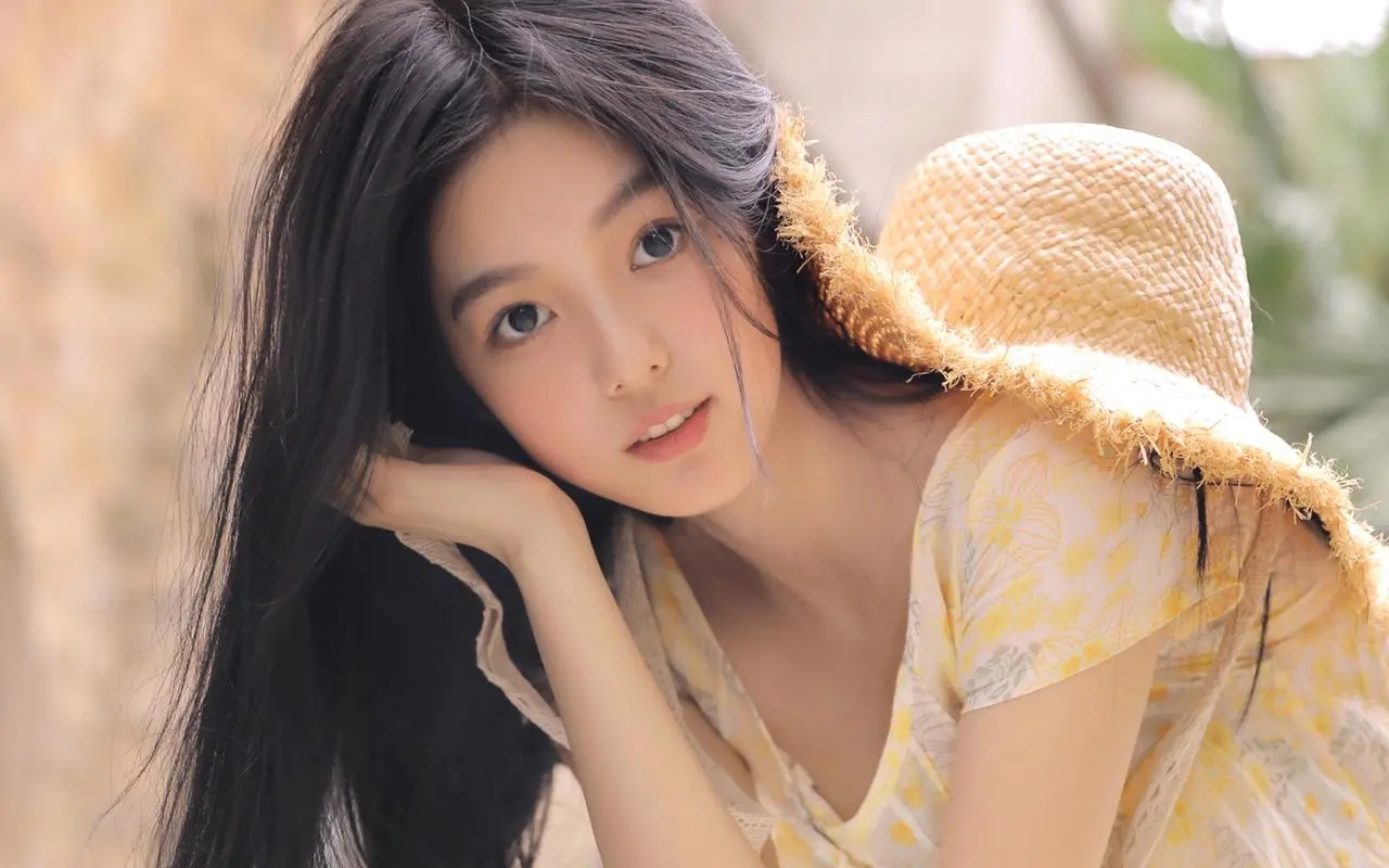 好看的长发女生头像(优选22张)